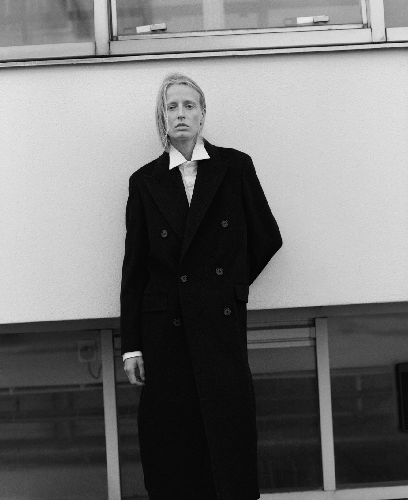 DOUBLE-BREASTED COAT