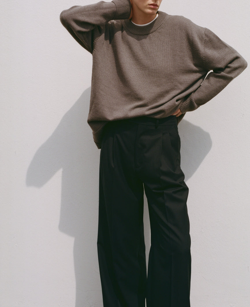 CREW NECK SWEATER