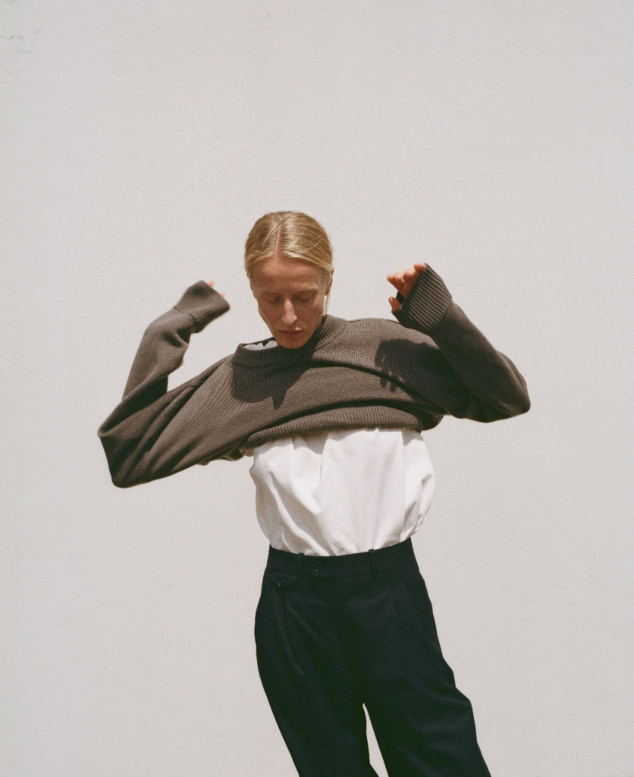 CREW NECK SWEATER