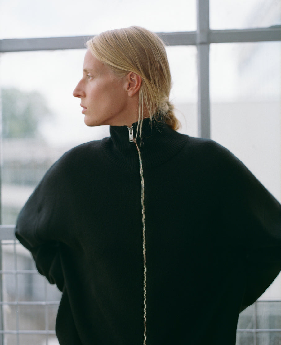 ZIP-UP CARDIGAN