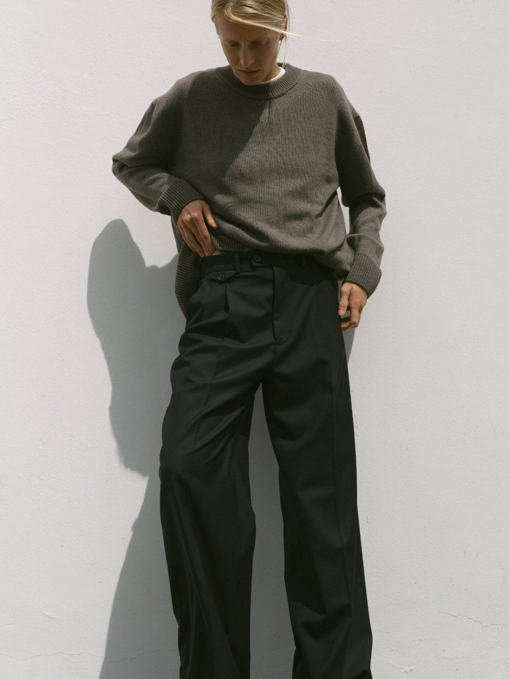 PLEATED WIDE-LEG TROUSERS