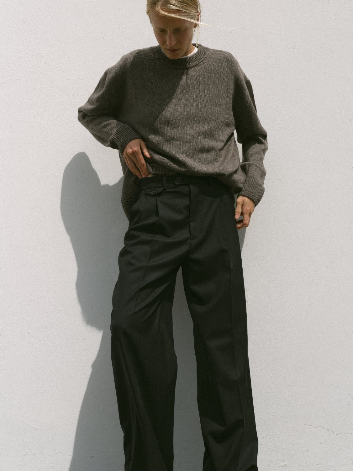 PLEATED WIDE-LEG TROUSERS