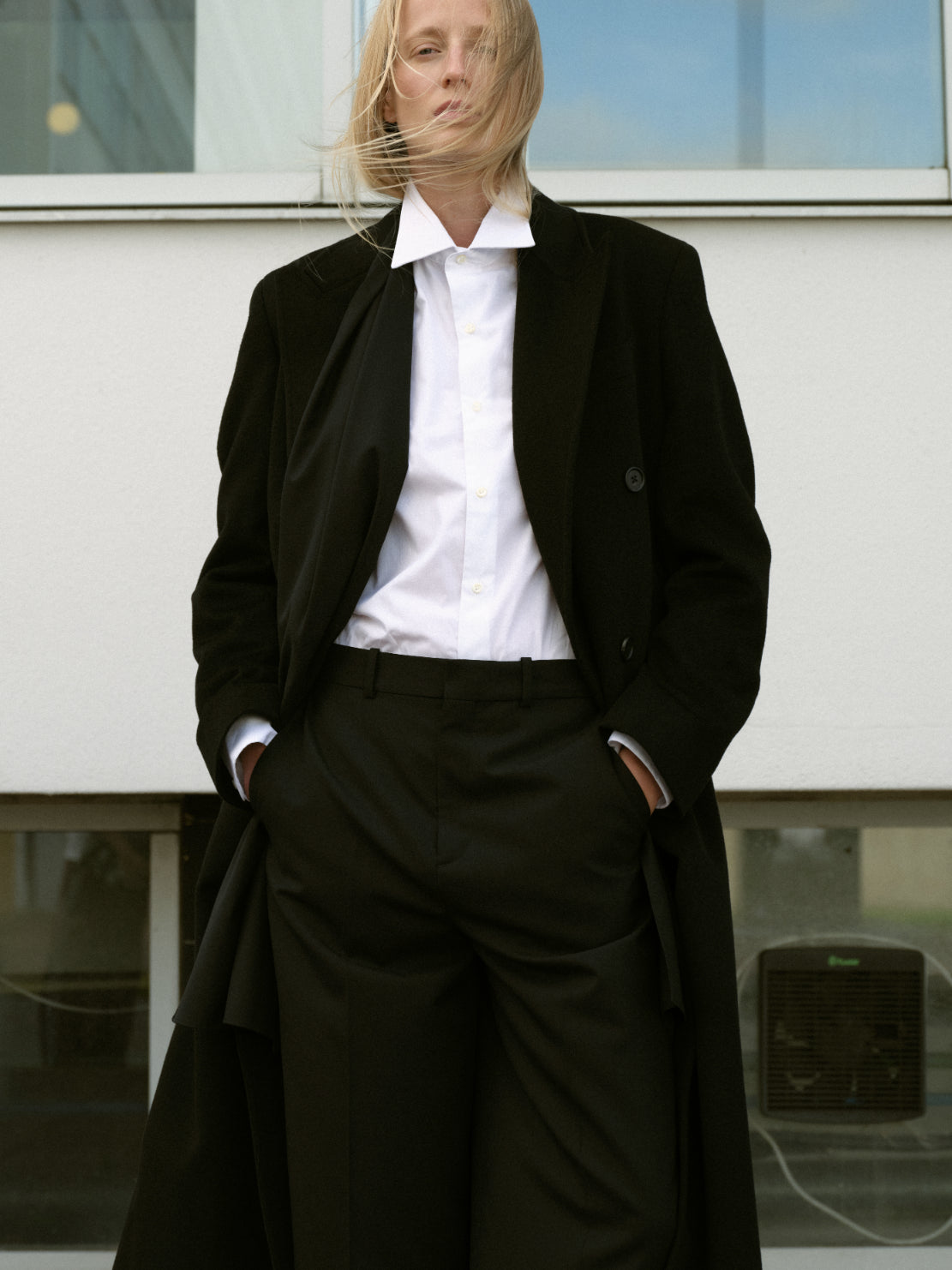 DOUBLE-BREASTED COAT